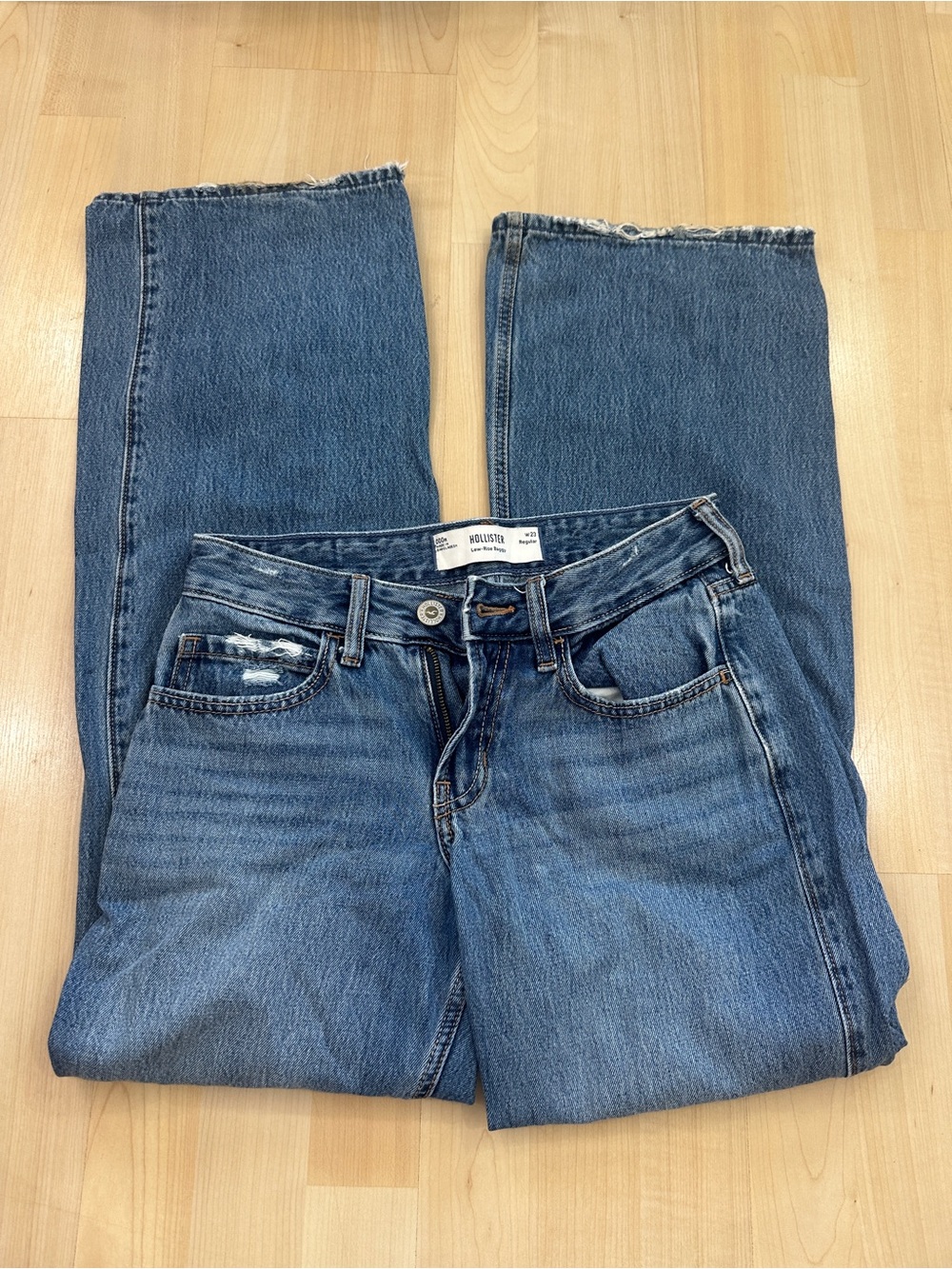 Hollister Medium Wash Straight-Leg Jeans